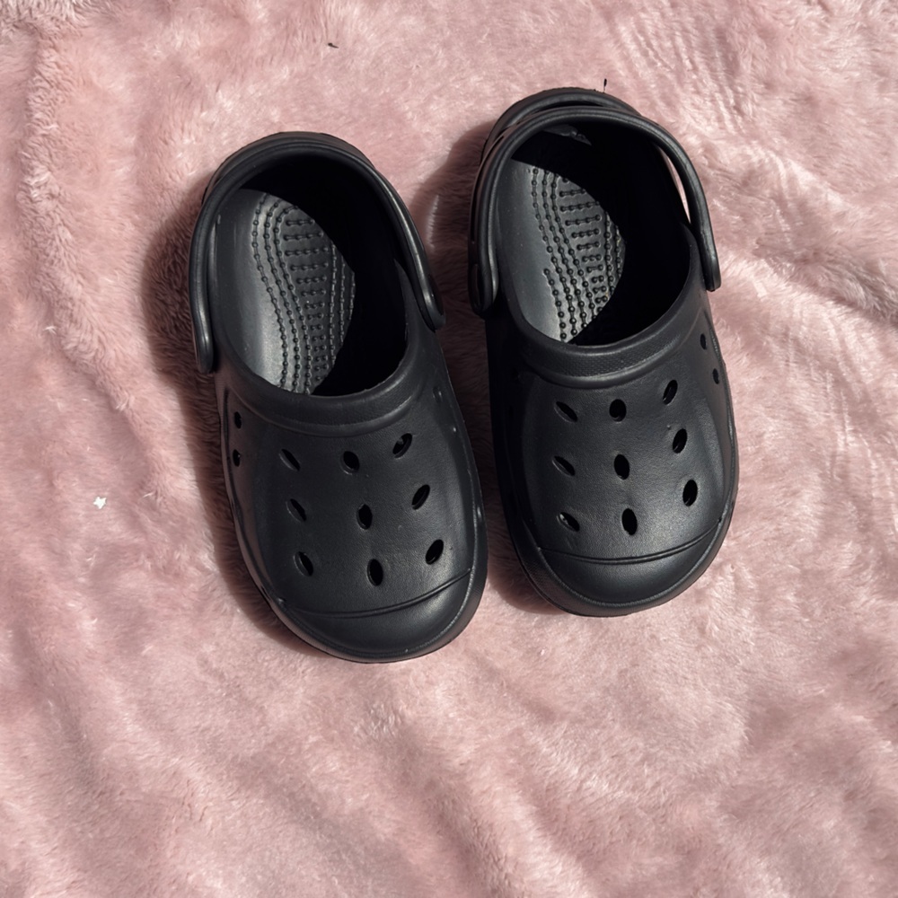 Unisex black clogs
